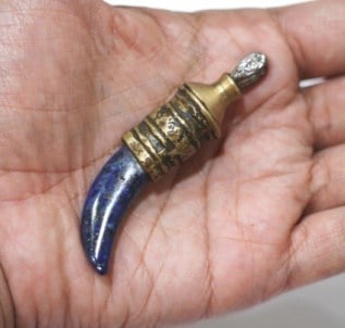 Antique Dewa Daru Amulet for Wealth